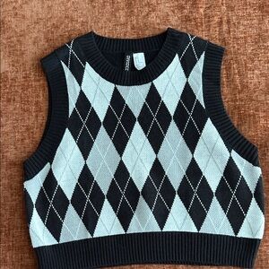 Divided Black and Gray Argyle Crop Top medium